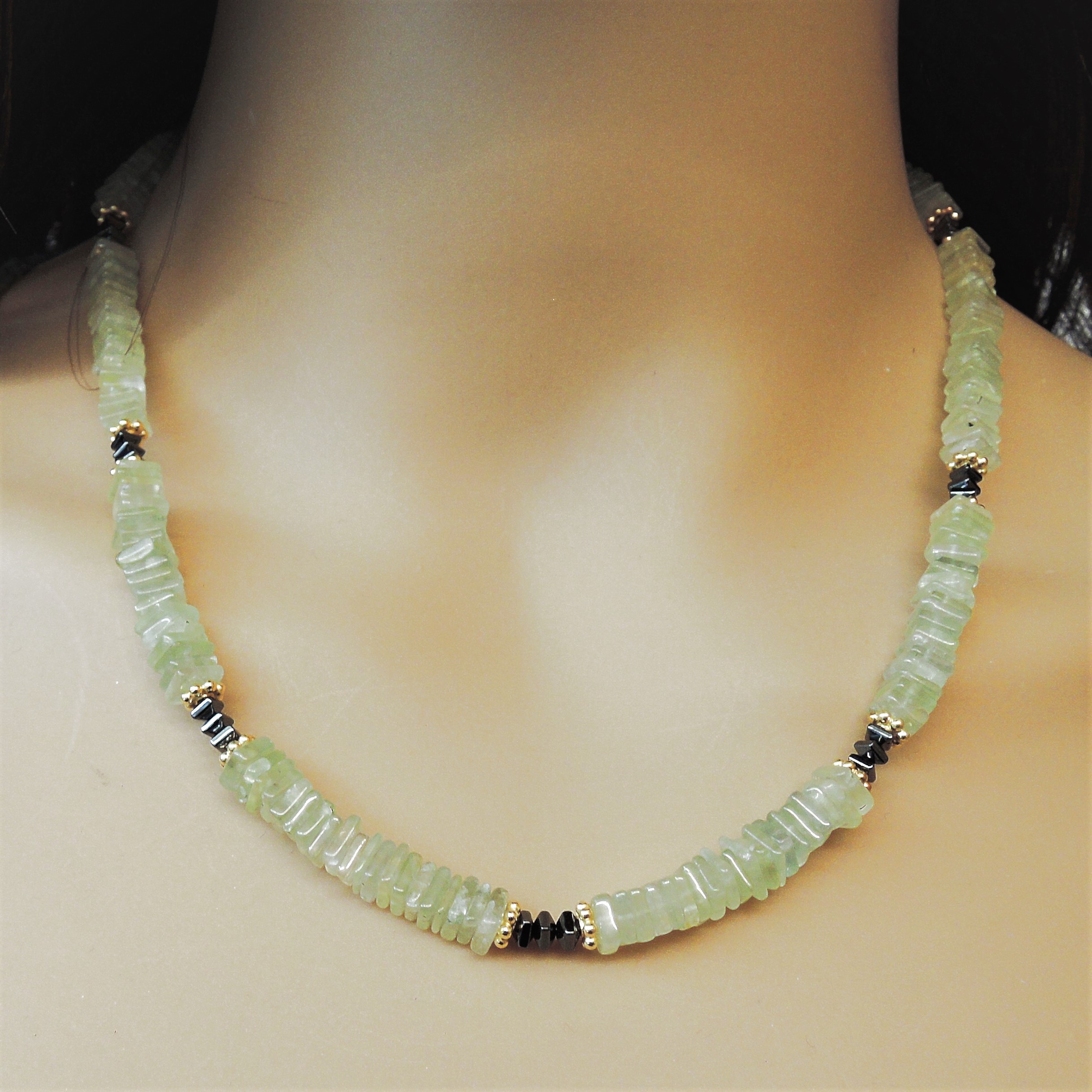 Edelsteinkette Prehnit mit Hämatit